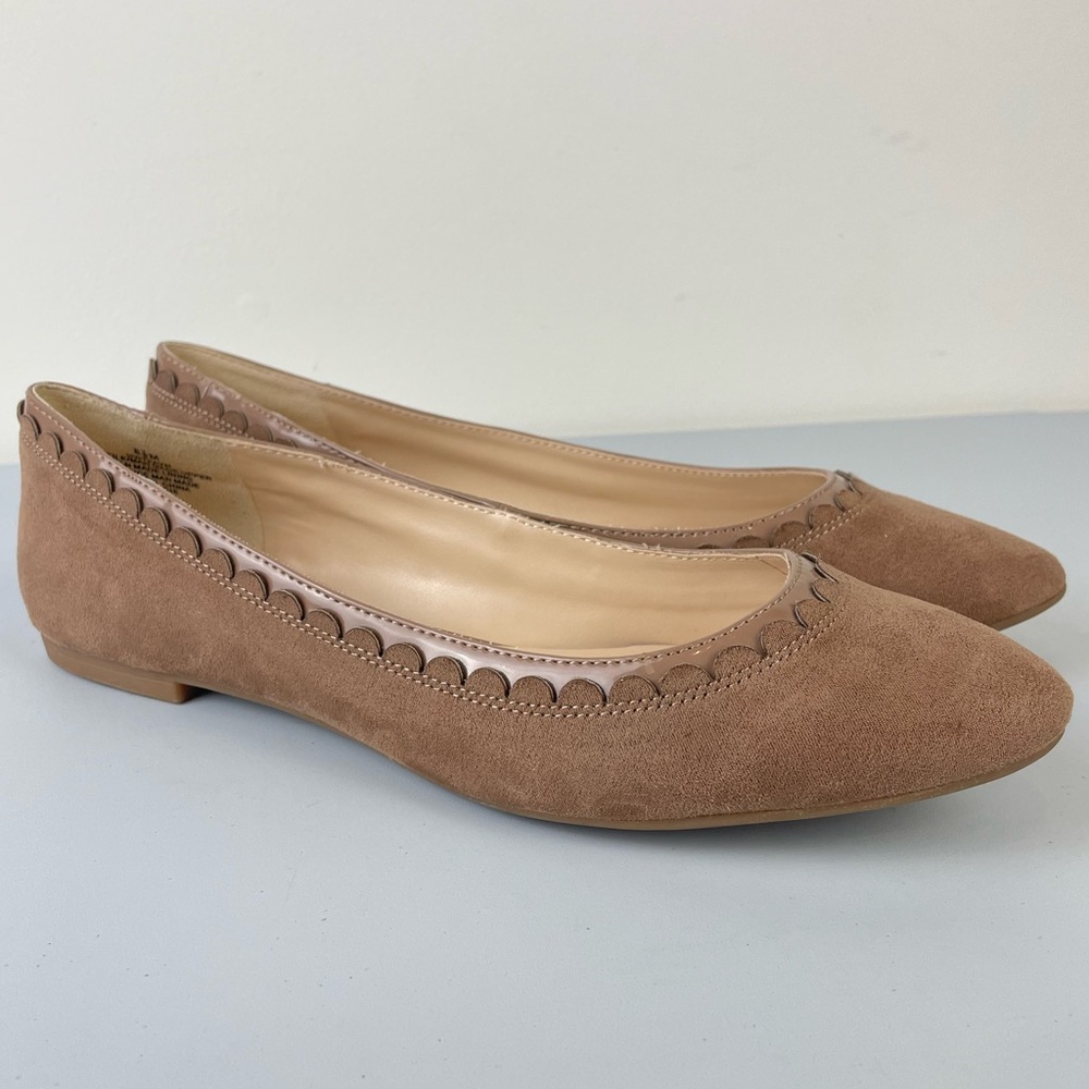 Nine West Ballet Flats Size 8.5 Scalloped Faux Suede Tan